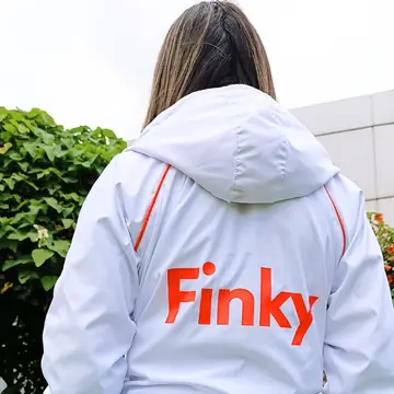 Chaqueta marcada con vinilo textil