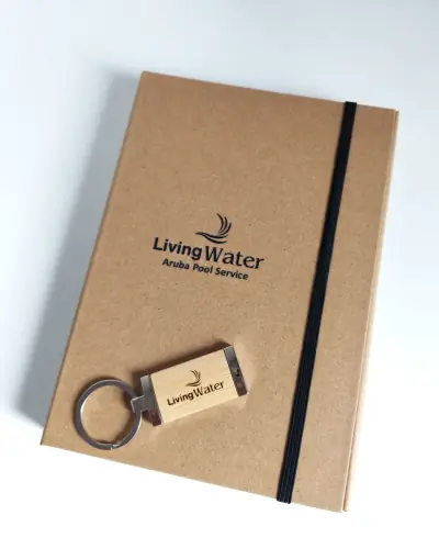 Libreta y llavero marcados con Láser